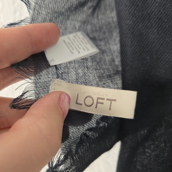 Loft OS Cheetah Print Blue and orange Casula Scarf - Picture 3 of 4